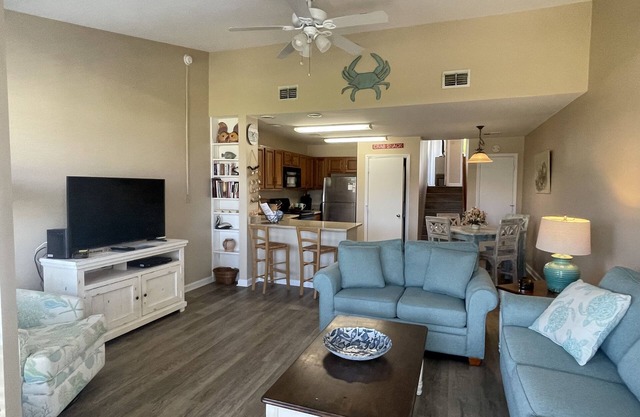 ¡Cerca de la playa! Agradable y acogedor, Se admiten mascotas Ocean Mile Condo # L-11!