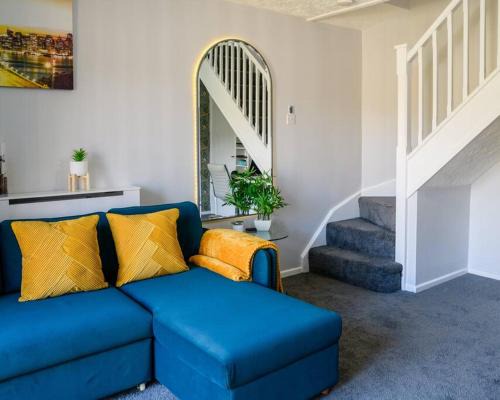 Stylish Two-bed House Birmingham with Parking