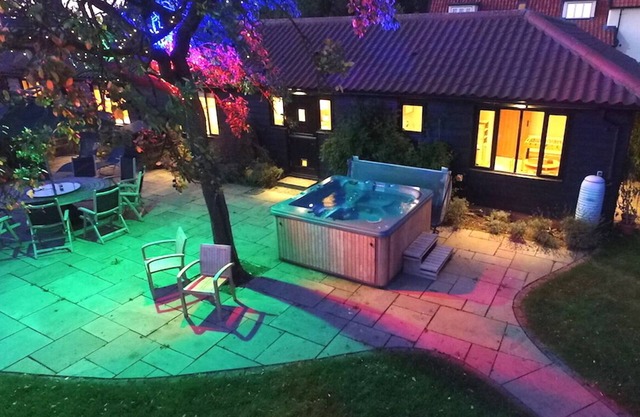 Retiro de Suffolk con jacuzzi, con capacidad para 6-8