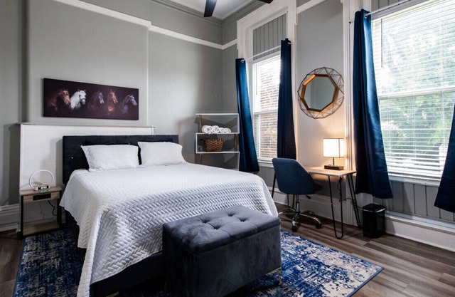 Suite near downtown Louisville, KY · Suite I