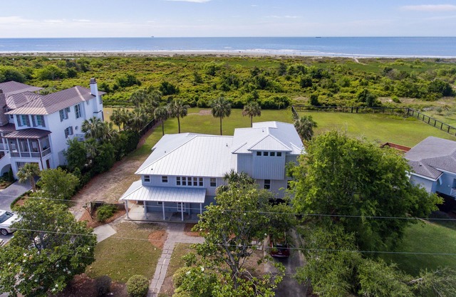 Vistas espectaculares frente al mar en la isla de Sullivan 5bd / 4ba