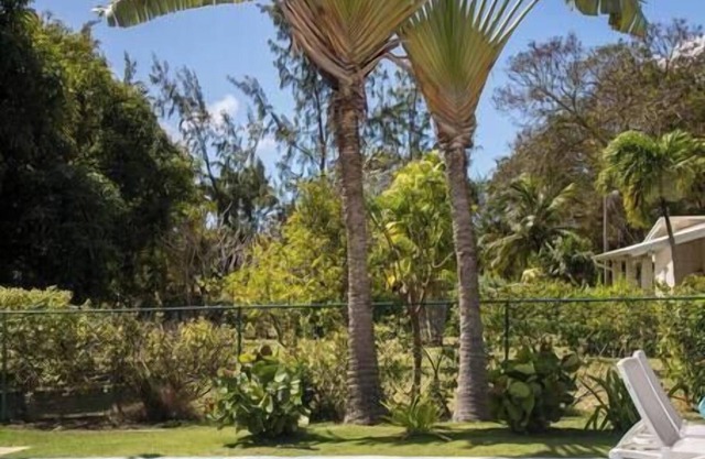 Summer Getaway: 2Bed Bungalow with Private Pool