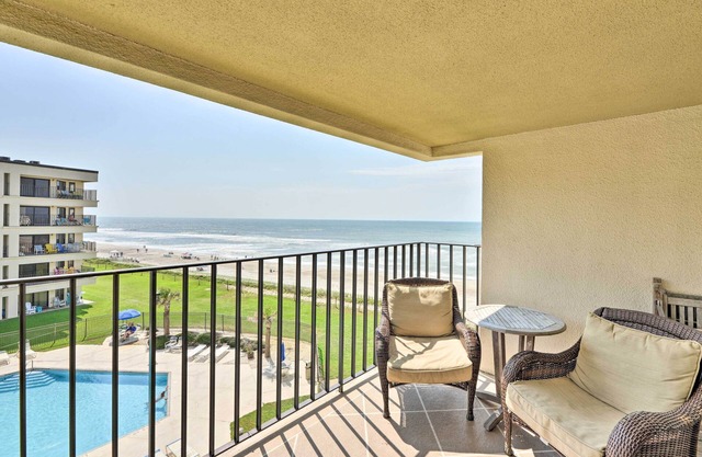 ¡NUEVO! Atlantic Beach Resort Condo w / Ocean Views!