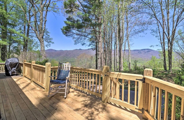 Cabaña Smoky Mountain 'Summit Splendor' con vistas!