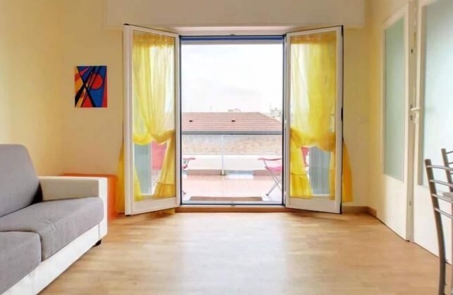 1 BR lleno de sol en San Vittore