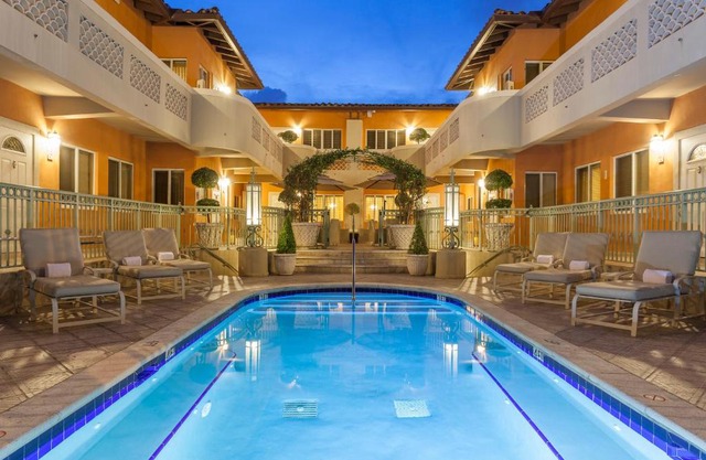Sun Harbour Boutique Hotel