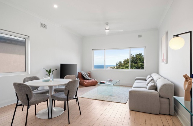 Sunny 1-Bedroom Apartment in Tamarama