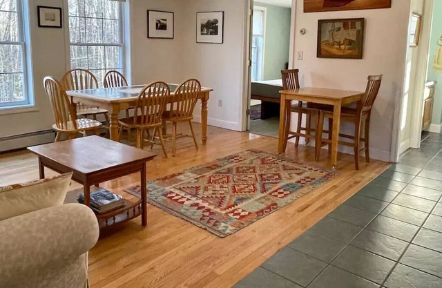 Sunny 1-bedroom apartment on Maine Coast