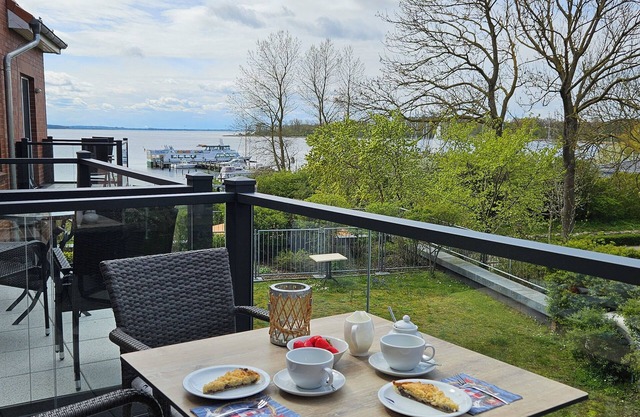 mejor ubicación, soleado apartamento de 2 habitaciones en el 1er piso con balcón y Salzhaffblick, inalámbrico