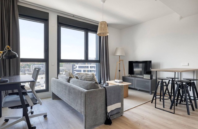 Sunny Imperial 2BR w/ Pool, Gym, Sauna & Rooftop, by Blueground