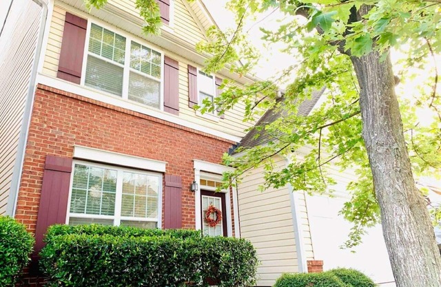 Soleado y moderno 4BR House w / Home Gym y estacionamiento en Duluth -3 Min a I-85