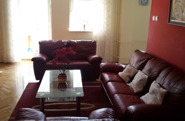Apartamento amplio y soleado en el corazón de la ciudad.
