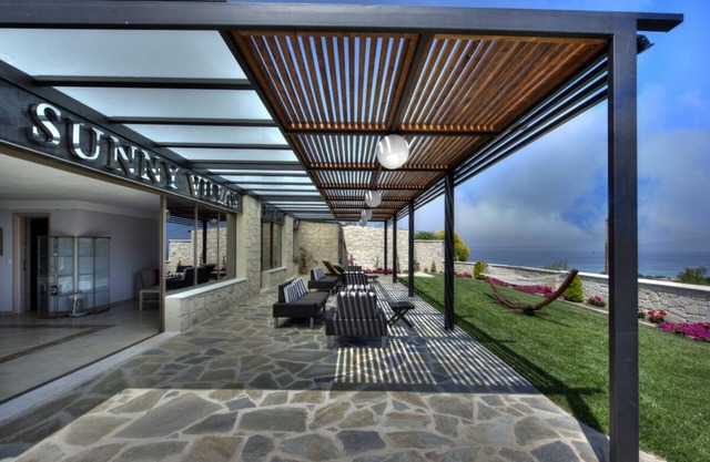 Sunny Villas Resort & Spa