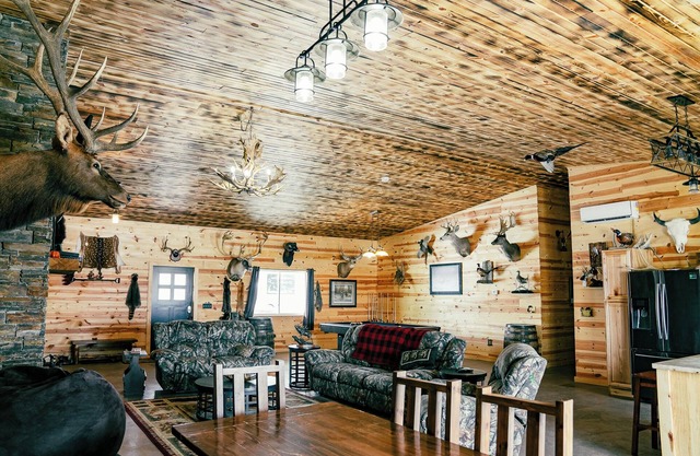 Private East River Lodge, cerca de Mitchell, capacidad para 12