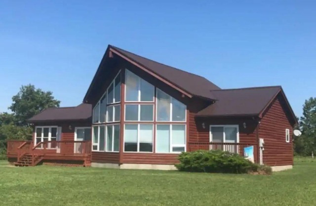 Sunset on Pelee Island - Entire Home