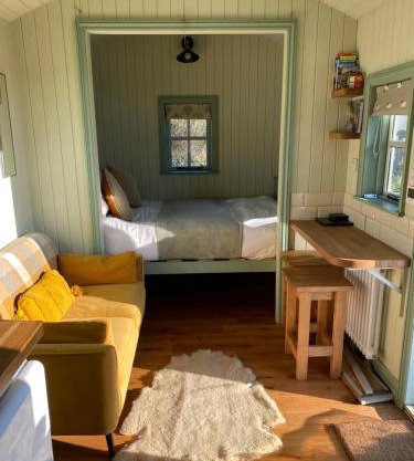 Sunset Snug Shepherd hut