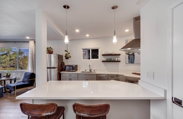 Sunset Suite *30+ Day Rental*