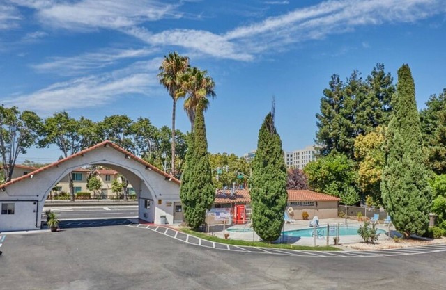 Super 8 by Wyndham San Jose Airport