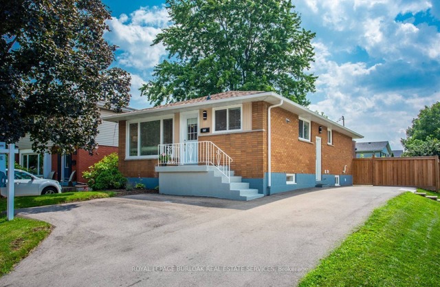 Super convenient Burlington home