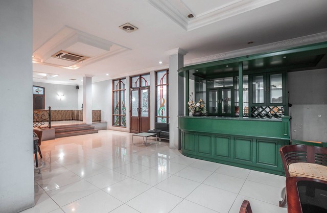 Super OYO 686 Bunga Karang Hotel