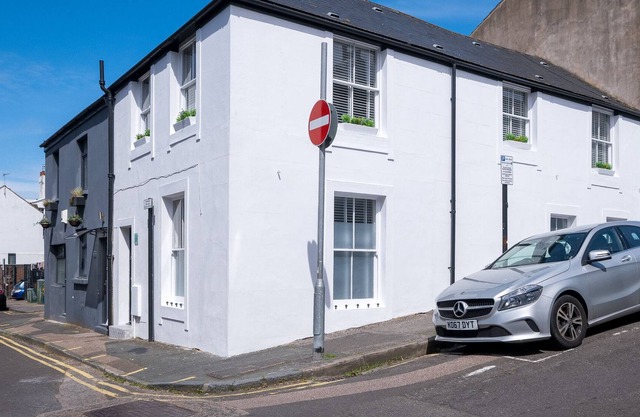 Super Smart Central Brighton Town House | By My Getaways