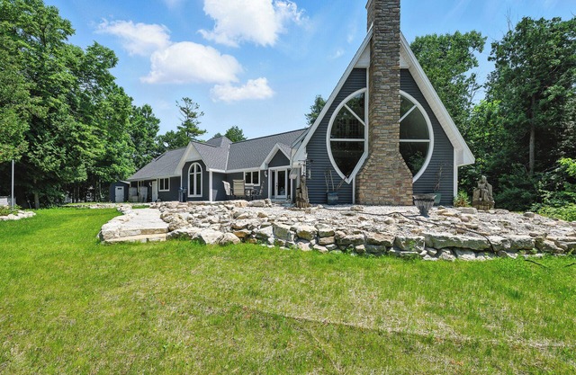 Super Unique 3-bedroom waterfront home in charming Sturgeon Bay