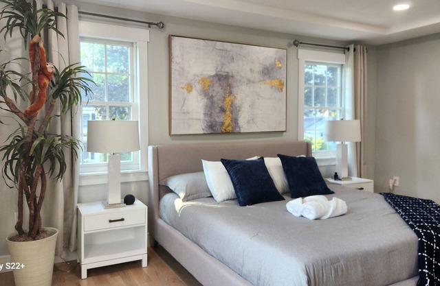 Superb 5-bedroom house with AC in Arlington
