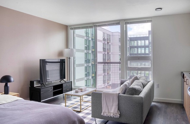 Superb Central District 1BR w/ 24/7 Gym, near Dining, by Blueground