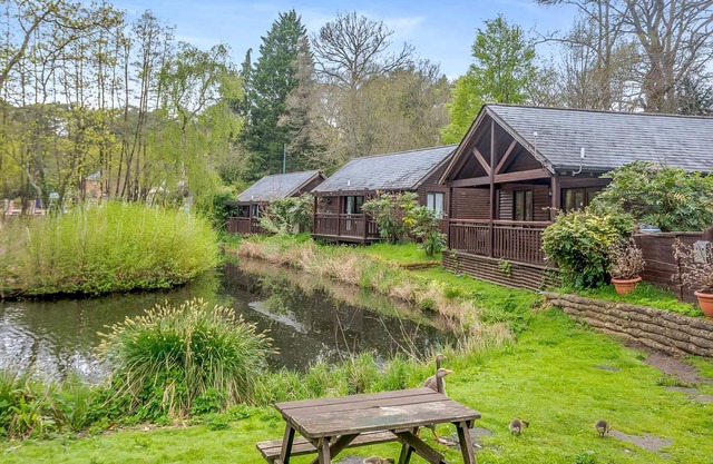 Alojamiento de 2 habitaciones en Tilford, Farnham