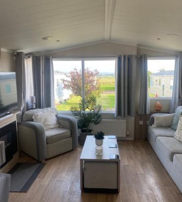 surfshack caravan MH19D manor house park