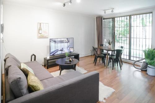 Surry Hills 2Br APT near Sydney Opera House