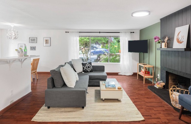 SW Portland Retreat, Full amenities, kitchen + W/D