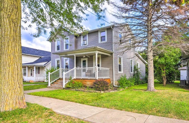 Sweetwater Hideaway - Blocks to Lake Erie!