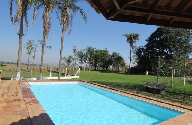 Piscina climatizada, todas las habitaciones con aire acondicionado, tv y WI-FI, y +