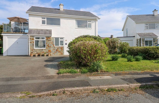 SWN Y WYLAN, pet friendly, country holiday cottage in Abersoch
