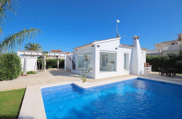 T-1118 Chalet recién renovado con muchos extras