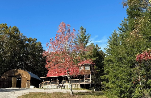 T&M Elite Retreat! Hike/ Ride to Trails, Big South Fork, Near Scenic Parks!