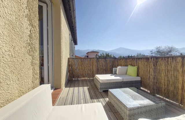 T3 con amplio jardín cerca de las playas, los Pirineos y España