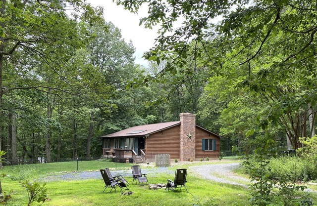Tall Oaks Cabin, rodeada de bodegas y cervecerías.