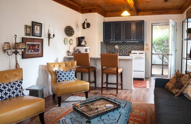 Tanglewood Farm B & B - Fox Den Suite de 1 BR / 1BA Apartamento privado en Horse Farm