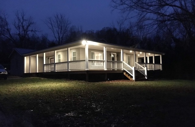 Casa rural francesa recientemente remodelada en Horse Farm con RV / Conexión de barco