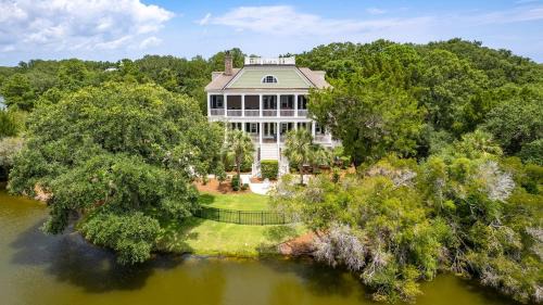 Taylor Made - just for you! Spacious retreat for the entire family! home