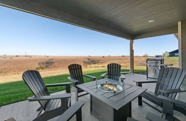 Tee'd Up Colbert Hills at Home Stay MHK