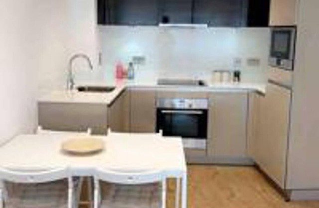 Tee Sweetlux Apartment In Canning Town