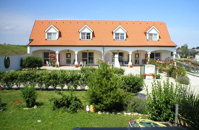 Terrassenwohnung 1-Alquiler-Familiar-Baño Privado-Vista al Jardín