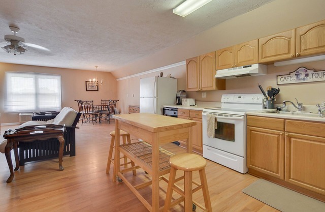 Excelente apartamento en la parte superior de granero, hermoso, tranquilo y amigable para perros / caballos.