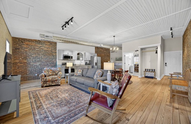 The Balcony Loft | DWTN LXRY LOFT