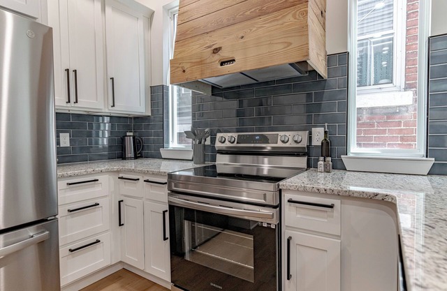 The Baroness! 4 BR Home! Near Logan Street Market!