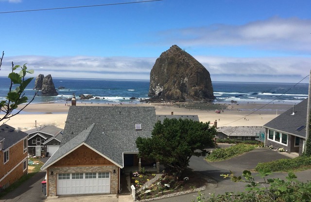 La mejor vista y ubicación en Haystack Rock en Cannon Beach