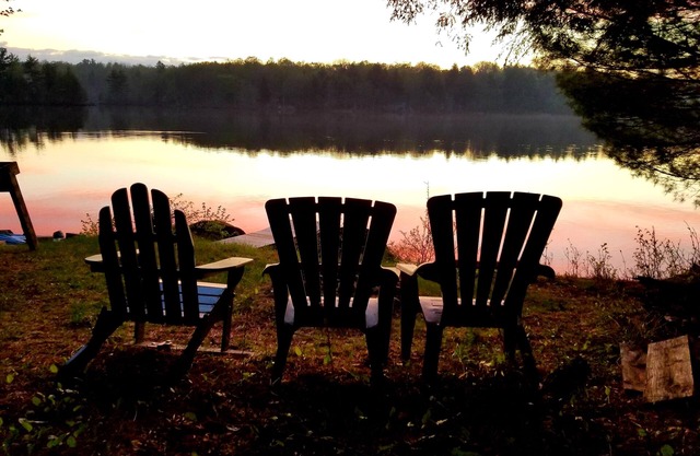 The Birches - Large 3 Bedroom Cottage on Torsey Lake, Mount Vernon ME